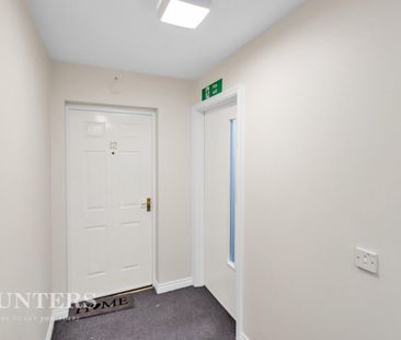 2 bedroom Flat To Let - Photo 3