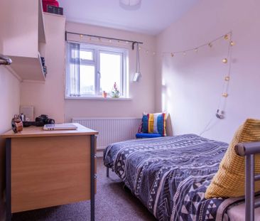 Ideal for its close proximity to town! - Photo 5