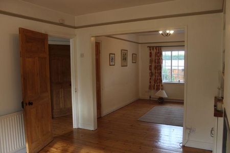 4 bedroom semi-detached house to rent - Photo 3