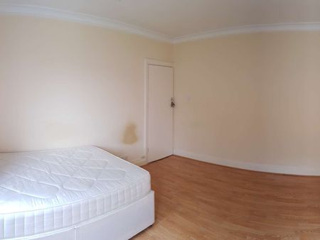 Hillcrest Avenue - Photo 4