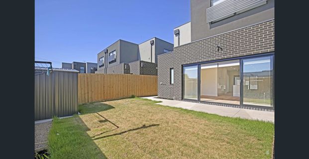 Low Maintenance Living! - Photo 1