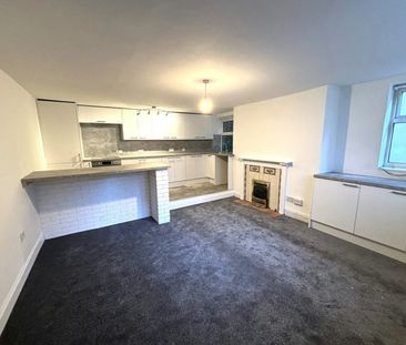 Flat to rent on - Photo 1