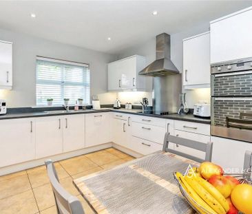 3 bedroom semi-detached house to rent - Photo 5