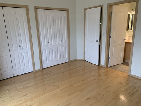 Stunning Pet Friendly Duplex in Anders with 2 Garages!!! - Photo 4