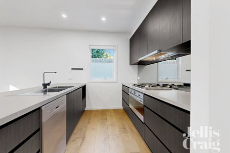 1/2 Donald Avenue, Essendon - Photo 5