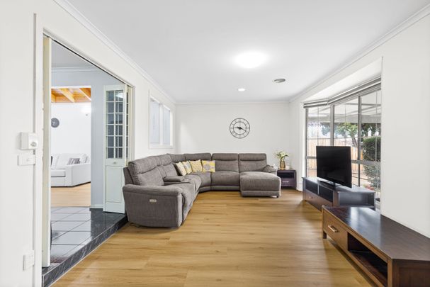 Family Home in Unbeatable Location! - Photo 1