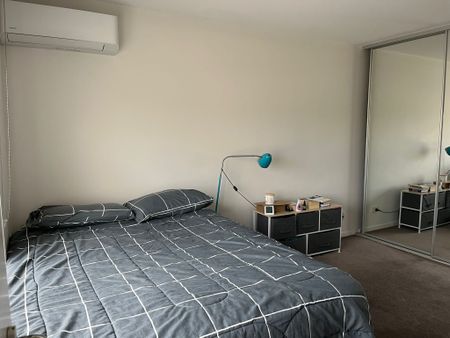 North Melbourne - Photo 2