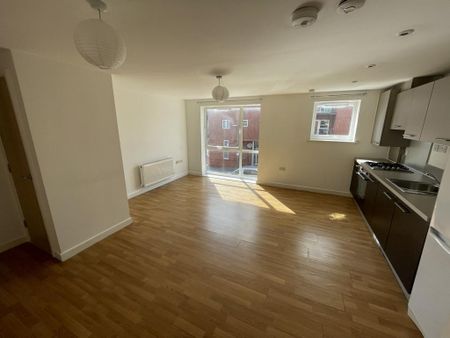 1 bedroom flat to rent - Photo 2