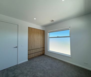 Brand New Low-Maintenance double story Unit! - Photo 5