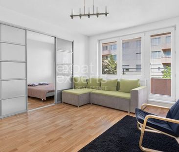 Príjemný, svetlý 2i byt 50m2, lodžia, parkovanie, dobrá lokalita - Photo 3