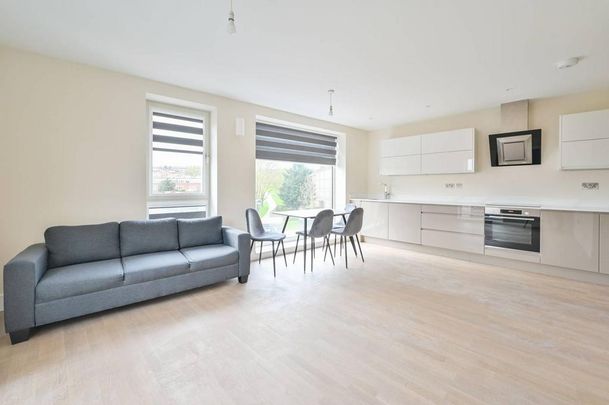 2 bedroom flat to rent - Photo 1