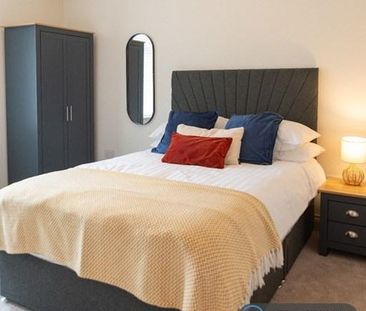 1 bedroom in a house share to rent - Photo 3