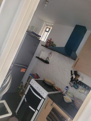 Room in a Shared House, Denmark Hill, SE5 - Photo 1