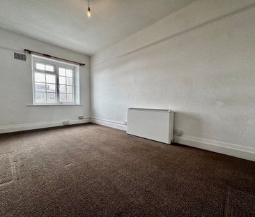 Goring Road, Worthing, BN12 2 bedroom flat to rent - Photo 4