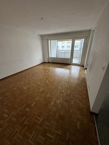 2.5-Zimmer-Wohnung im Hochparterre links mit grossem Balkon - Photo 4