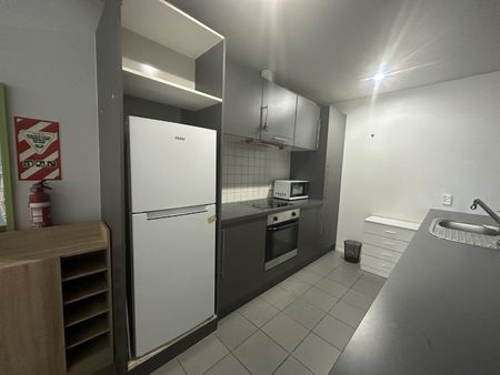 CBD Apartment - Photo 2