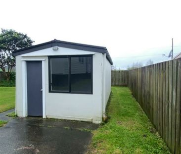 Spacious 3-Bedroom Home with 2 Outside Sleepouts - Photo 6