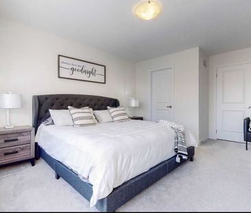 For Lease - 31 Sutcliffe Drive, Whitby, Ontario - Photo 5