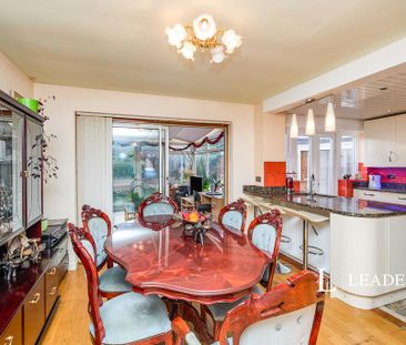 4 bedroom detached house to rent - Photo 3