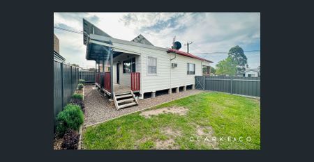 GREAT LOCATION WITH EASY FAMILY LIVING! - Photo 5