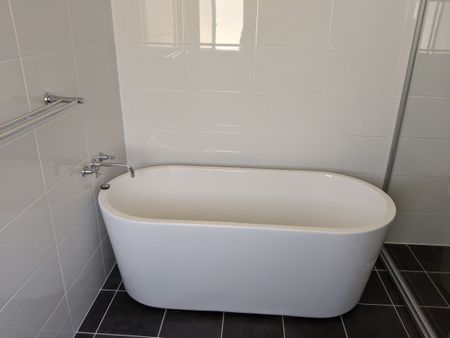 Townhouse in Prime Location - Photo 3