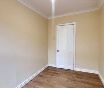 Camp Road, Farnborough, Hampshire, GU14 - Photo 6