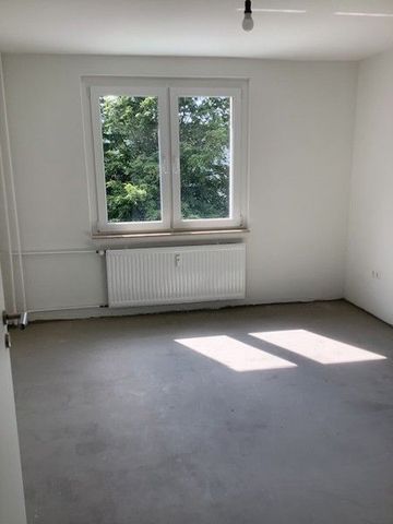 Teilsanierte und helle 3 Zimmer-Wohnung mit Balkon - Foto 5