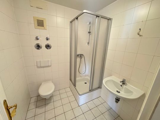 Leben im Herzen der Neustadt ? 2-Zimmer-Wohnung mit EBK sucht Sie als neuen Mieter! - Photo 1