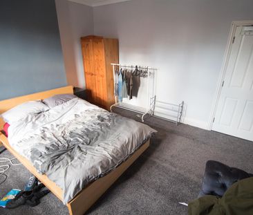 5 bedroom terraced house to rent - Photo 3