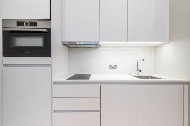 Studio to rent - Photo 1