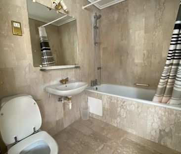 4 Bed Terraced House, Queen Of Denmark Court, SE16 - Photo 3