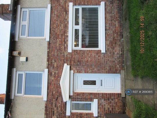3 bedroom terraced house to rent - Photo 1
