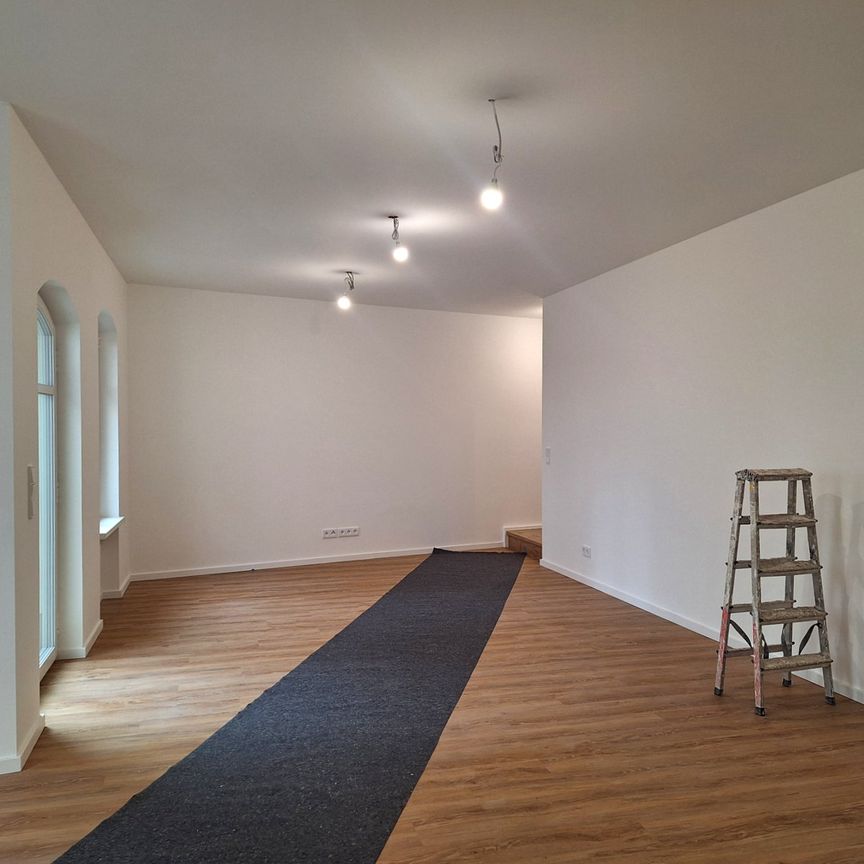 Einziehen und wohlfühlen: Maisonettewohnung in ausgebauter Remise! - Foto 1