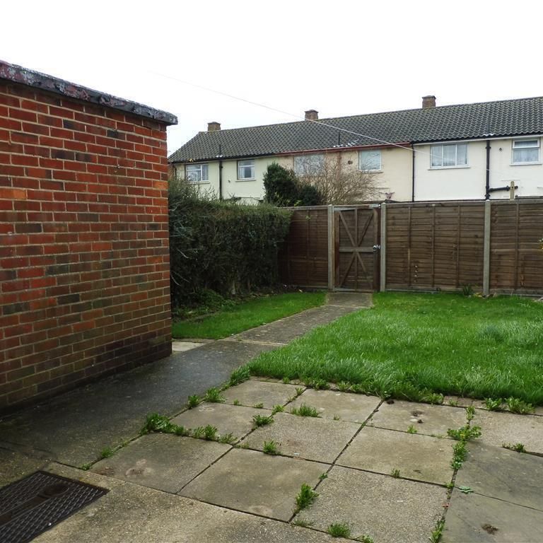 Cameron Close, Gosport - Photo 1