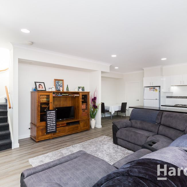 Low-Maintenance Townhouse - Photo 1