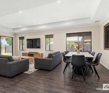 A Sophisticated Family Residence in Thurgoona - Photo 2