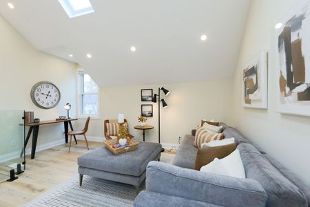 For Lease - 6 Luttrell Avenue Unit# 2nd Floor, Toronto, Ontario - Photo 4