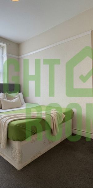 5 Bed Flat, Abbey House, E15 - Photo 1