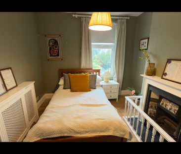 3 Bed Terraced House, London, NW10 - Photo 1