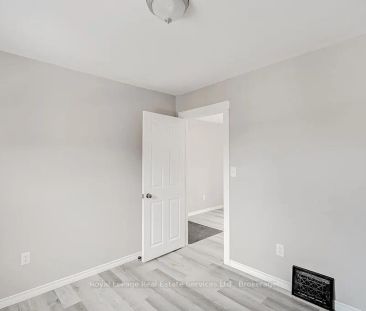 33 Rose Avenue #Upper - Photo 6