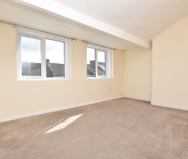 3 bedroom maisonette to rent - Photo 2