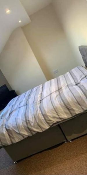Room in a Shared Flat, Grove Road, CH42 - Photo 1