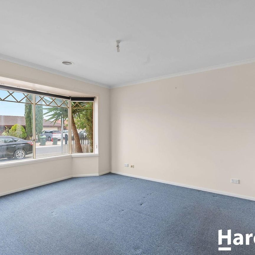 PRIME LOCATION - FAMILY LIVING AT ITS BEST - Photo 1