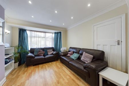 3 bedroom semi-detached house to rent - Photo 4