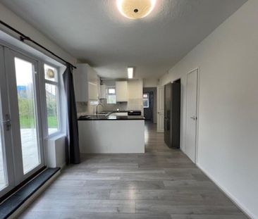 4 bedroom semi-detached house to rent - Photo 1