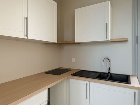 Libre le ..Maintenant Mt Loyer :503,43 Mt des charges :83,4 - Photo 3