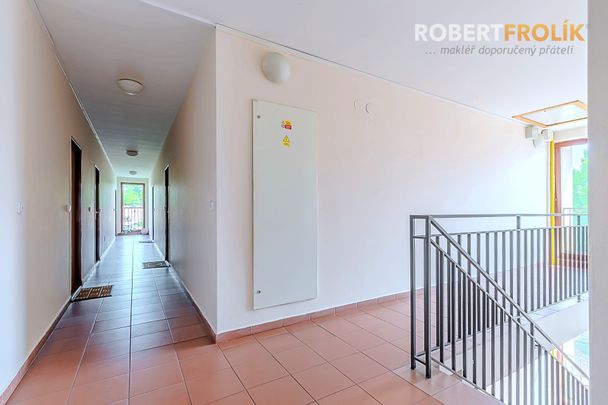 Pronájem bytu 2+kk 62 m², Zimní 1582, Hostivice - Fotografie 1