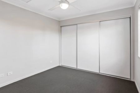 1 Bedroom unit in Quiet Culdesac Contact Julie Sykes 0438 050 110 - Photo 3
