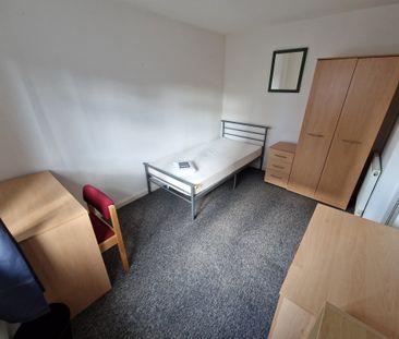 4 Bed Student Accommodation - Photo 4