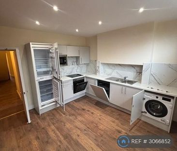 5 bedroom semi-detached house to rent - Photo 4